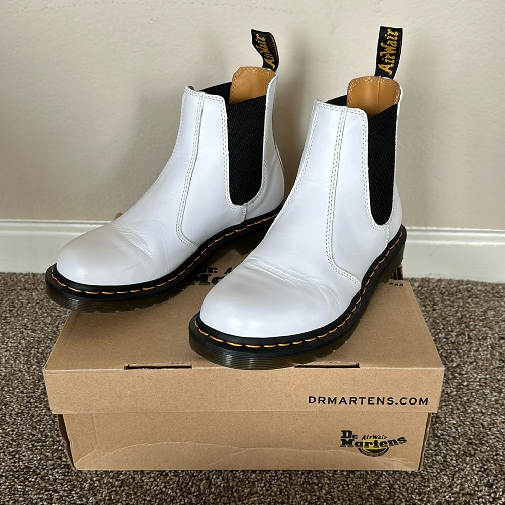 Dr. Martens 2976 Chelsea Boot - Women's White